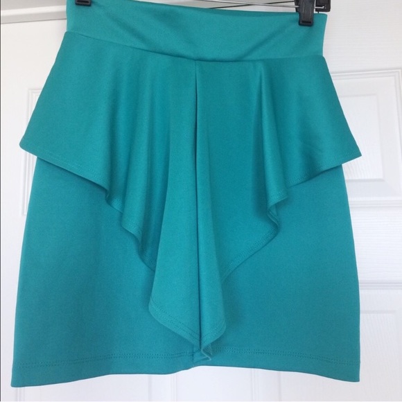 GoJane Peplum Mini Skirt in Dusty Emerald Size S - Picture 2 of 8